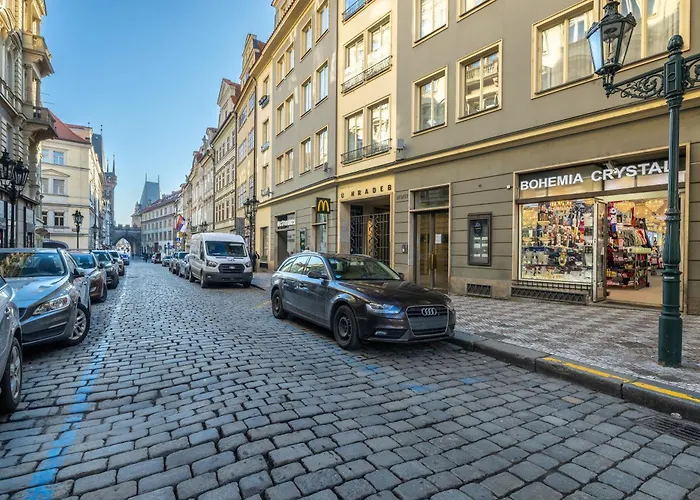 Castle View By Charles Bridge Apartment Prag
